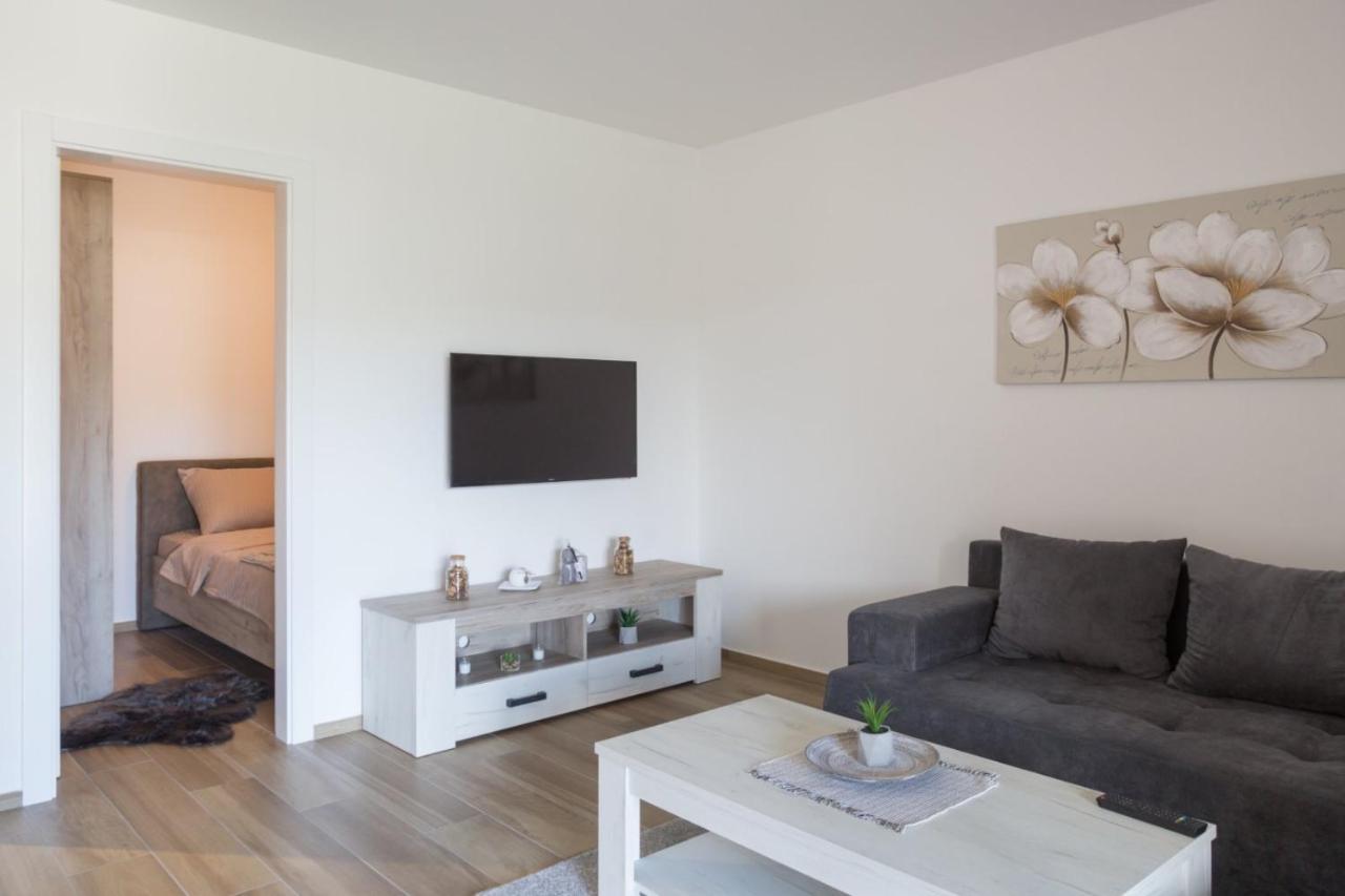 Aqualux Apartments Vrdnik Buitenkant foto
